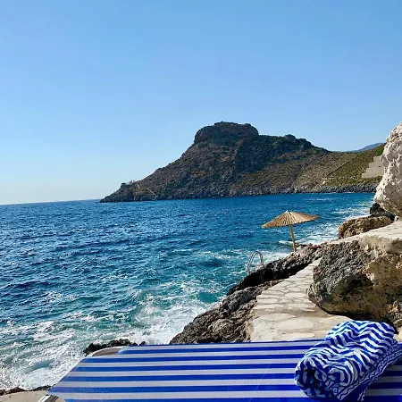 Villa Kastelli Blu Sea - Luxury Waterfront Designer *